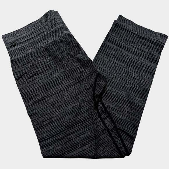 Fabletics seamless cropped 21” reversible Leggings, sz XS - Picture 3 of 4